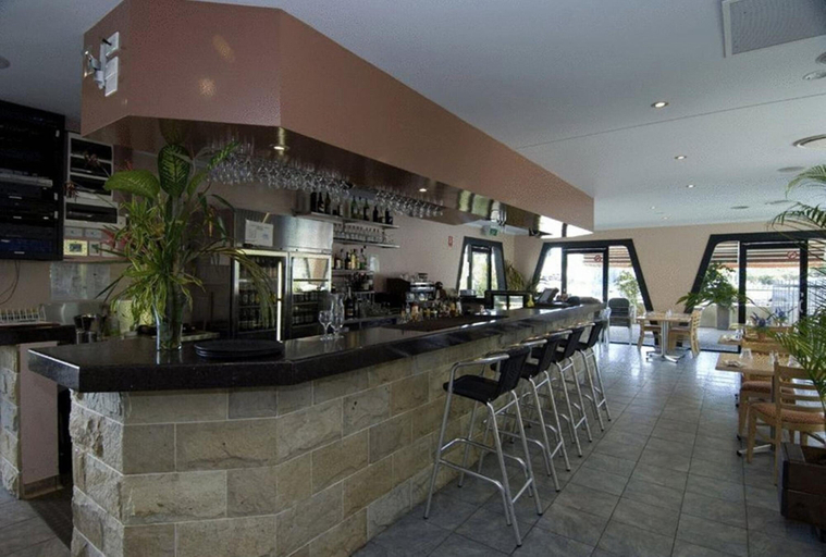 Food & Drinks 5, Aspect Central, Cairns