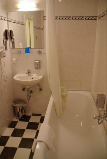 Bathroom 5, City Hotel am Kurfürstendamm, Berlin