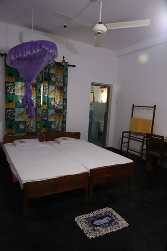 Bedroom 2, Prasad Suomi Villa, Matara Four Gravets