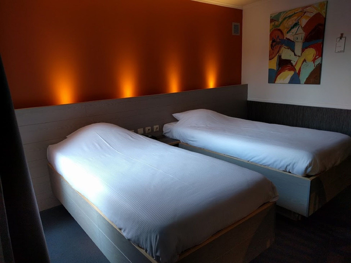 Bedroom 4, Canalview Hotel Ter Reien, West-Vlaanderen