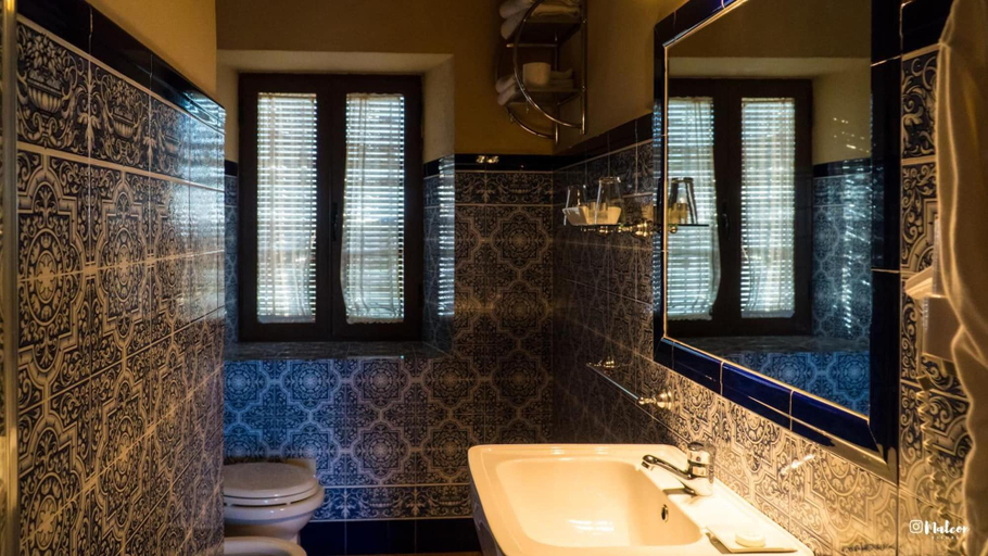 Bathroom 4, Molino la Nava, Córdoba
