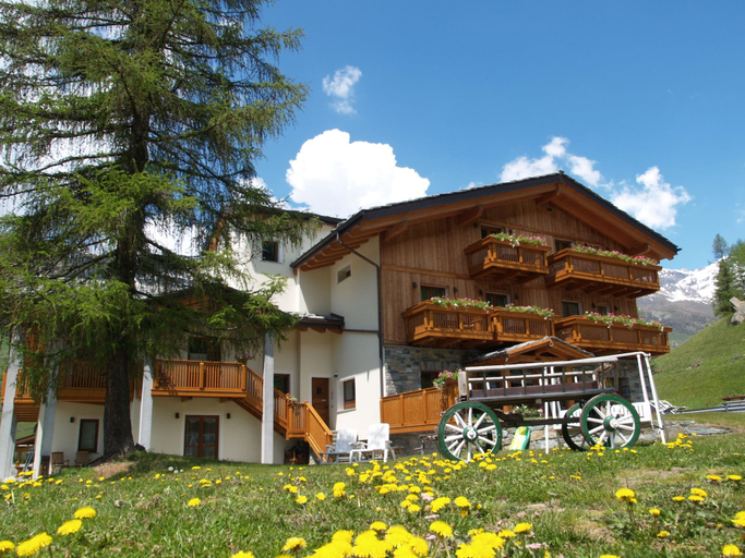 Exterior & Views 2, Albergo Punta Zerbion, Aosta