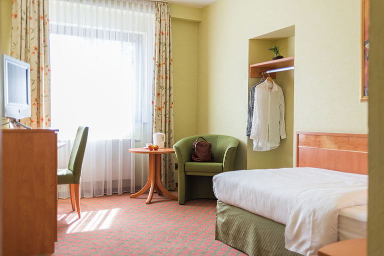 Bedroom 2, Lohmann's Kapeller Hof, Mettmann