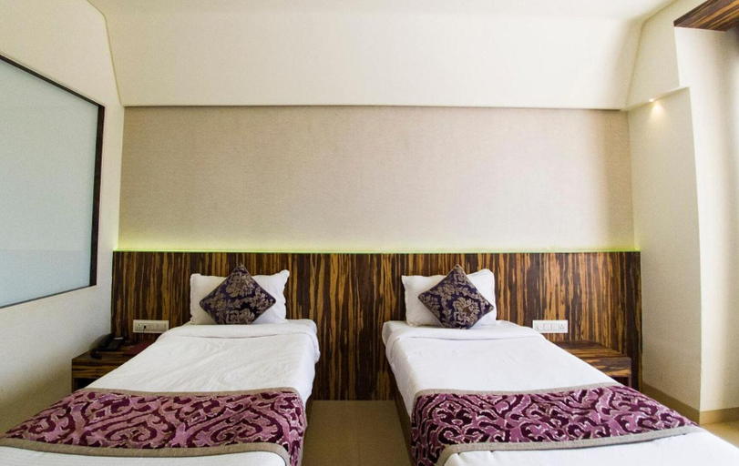 Bedroom 4, Hotel Grand Parivaar, Nashik