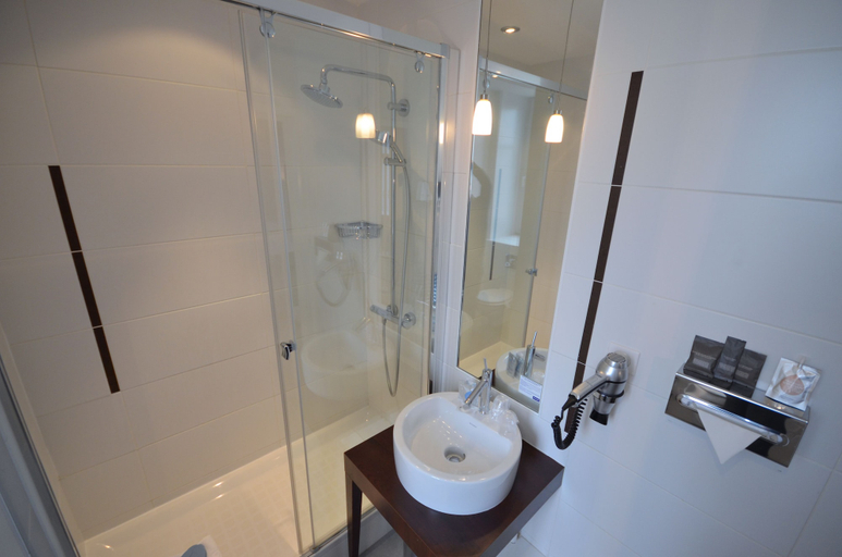 Bathroom 4, Best Western Dijon Centre Gare, Côte-d'Or