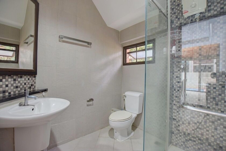 Bathroom 4, Baan Aroonpat, Phuket Island