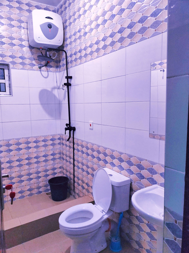 Bathroom, Lacoms Hotels and Suites, Eleme
