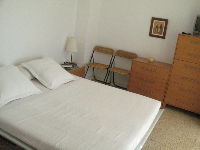 Bedroom 3, Palamos beach apartment, Girona