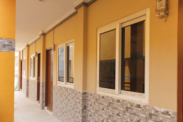 Exterior & Views, RedDoorz Plus near Palembang Square Mall, Palembang