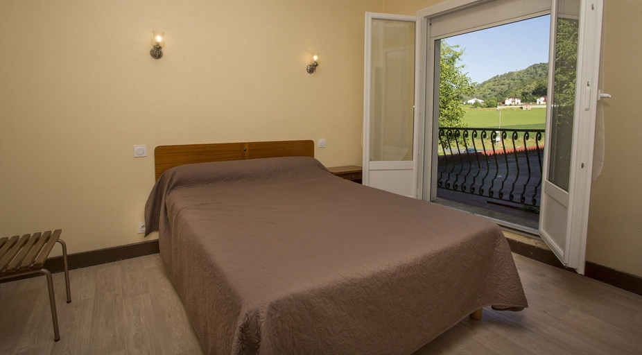 Bedroom 3, Hotel Espellet, Pyrénées-Atlantiques