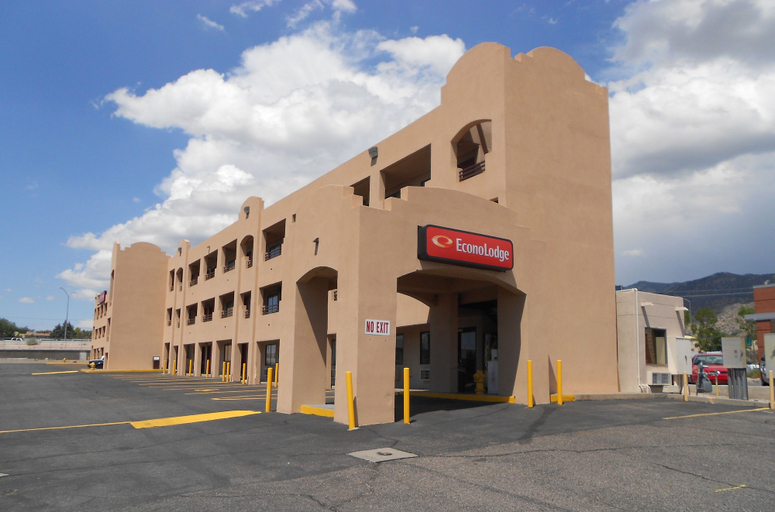 Exterior & Views 2, Econo Lodge Albuquerque East, Bernalillo