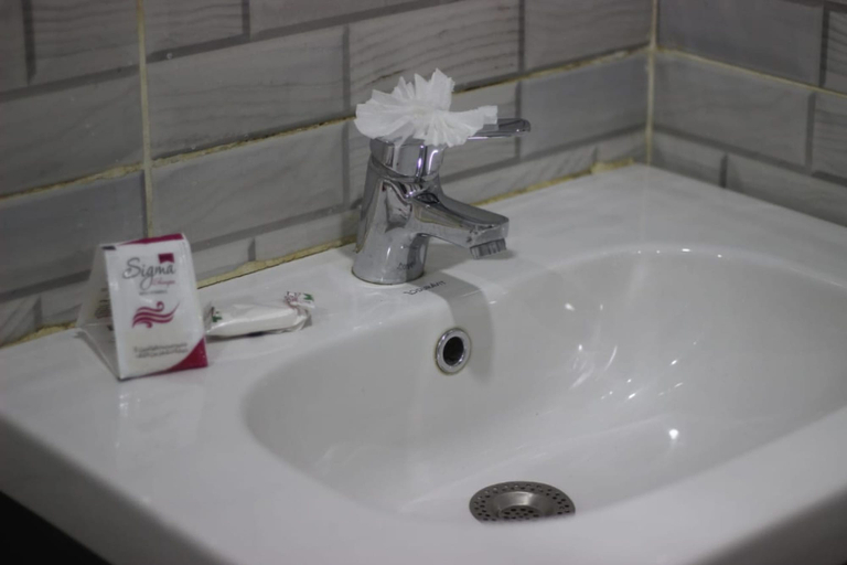 Bathroom 4, Azar Boutique Hotel, 'Abdin
