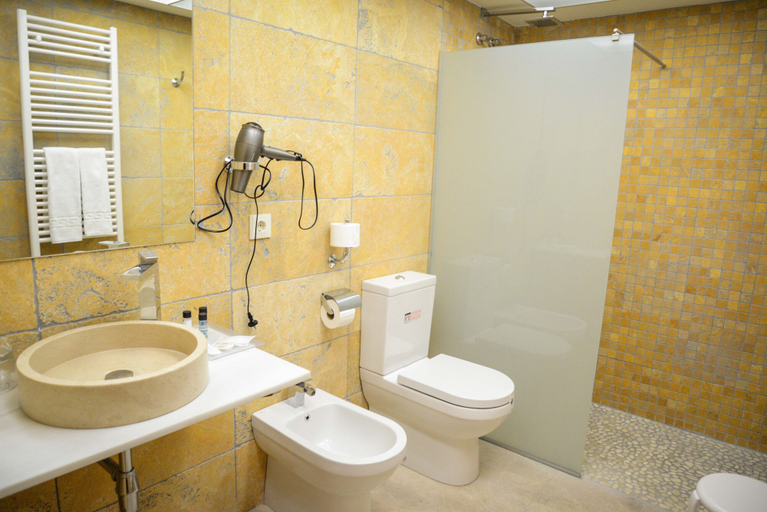 Bathroom 4, Hotel Cardenal Ram, Castellón