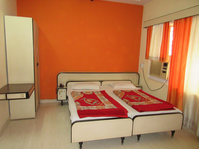 Bedroom 4, Hotel Sheela International, Durg