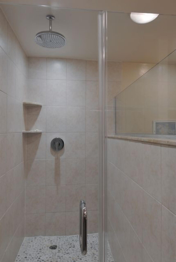 Bathroom 4, The Freeport Inn and Marina, Nassau