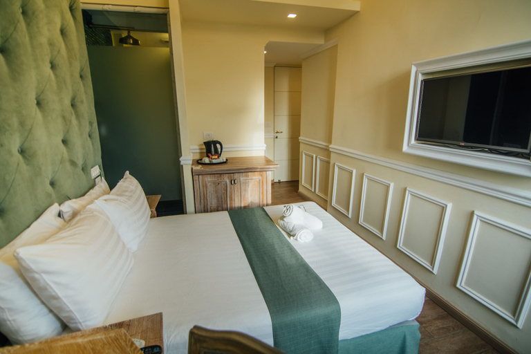 Bedroom 5, The Bell Boutique Hotel