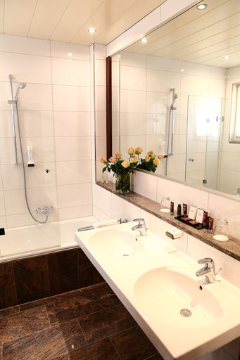 Bathroom 4, Hotel Rappensberger, Ingolstadt