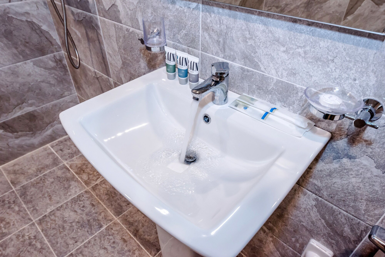 Bathroom 3, JnB Family Hotel, Seogwipo