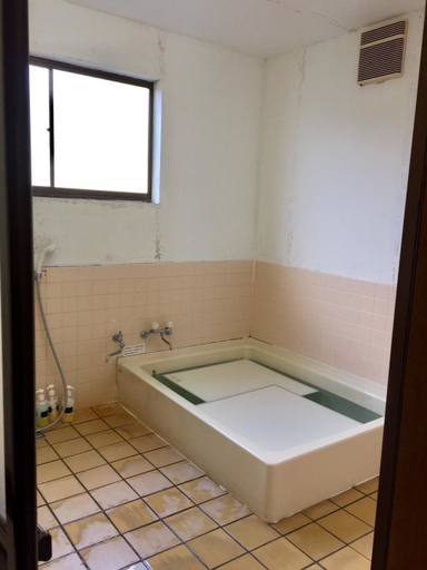 Bathroom 4, Pension 101, Unknown7