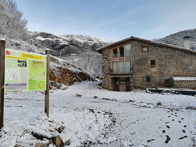 Exterior & Views 2, Alberg Rural El Negre - Hostel, Girona