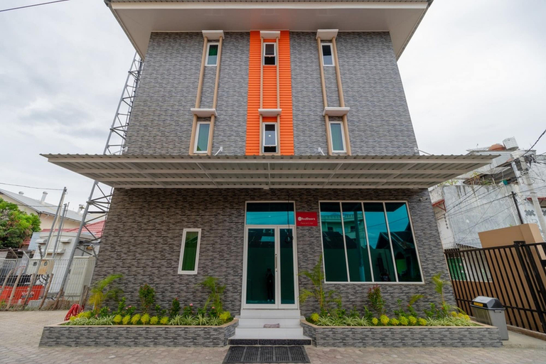 Exterior & Views 1, RedDoorz Syariah @ Panglima Polem Aceh, Banda Aceh