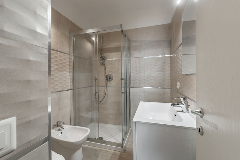 Bathroom 4, Pazzallo Apartments, Lugano