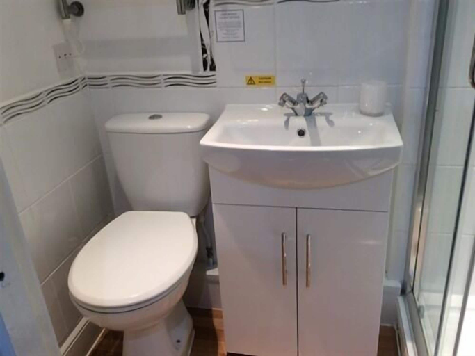Bathroom 5, Blue Waters Lodge, Torbay
