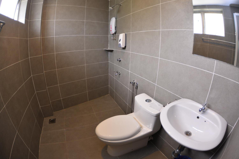 Bathroom 5, Sg. Paka Hotel, Dungun