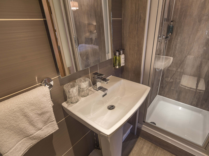 Bathroom 3, The New Crown Inn, Cumbria