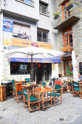 Exterior & Views, Barri Antic Hostel & Pub