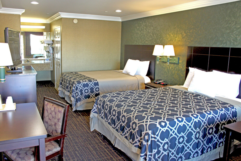 Bedroom 2, Crystal Inn Suites & Spas, Los Angeles
