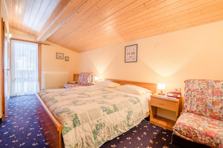 Bedroom 3, Albergo Genzianella, Belluno