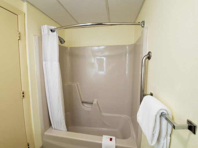 Bathroom 4, Ramada by Wyndham Groton/Mystic, New London