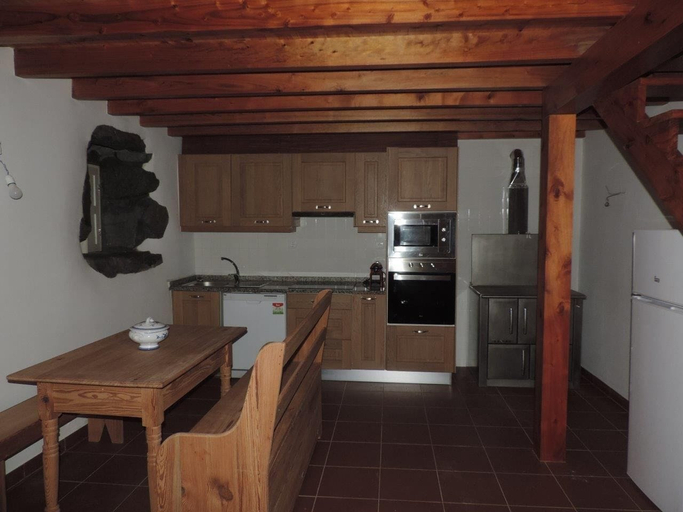 Others 5, Casas dos Vimes, Calheta