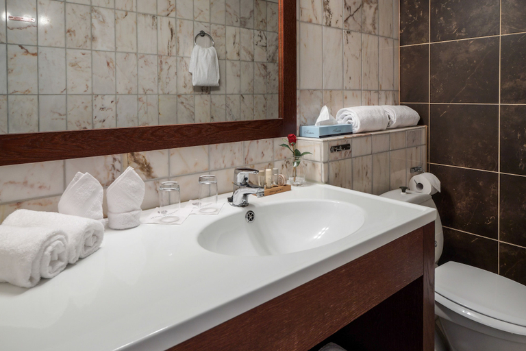 Bathroom 3, Hotel Wassilioff - Unike Hoteller, Larvik