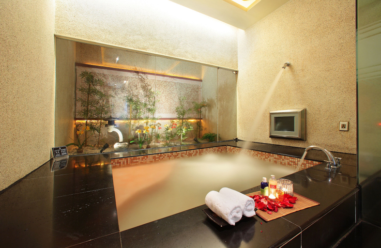Bathroom 4, Dong Feng Motel, Taoyuan