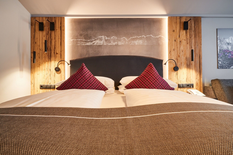 Bedroom 3, Hotel Postwirt, Kufstein