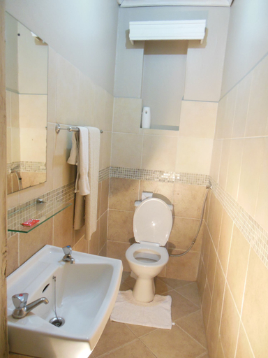 Bathroom 4, Godials Bed & Breakfast, Dagoretti North