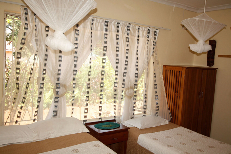 Bedroom 3, Wild Trekkers Lodge, Hwange