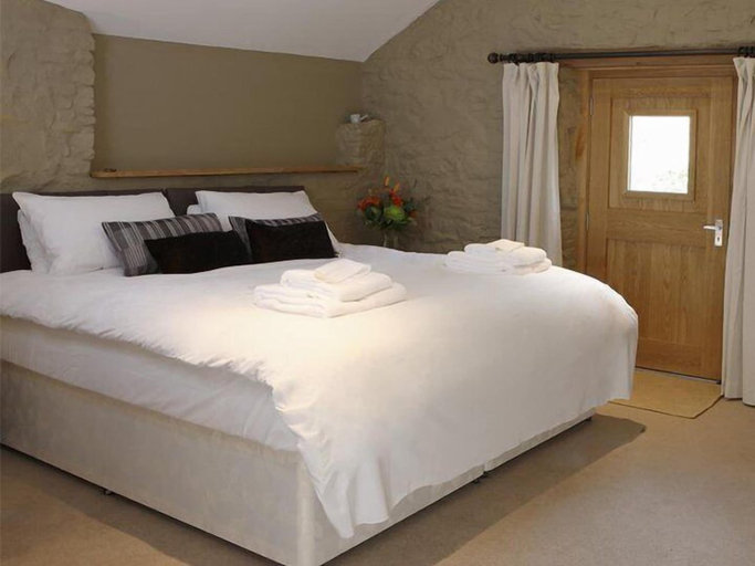 Bedroom 2, The Lamb Inn, Devon