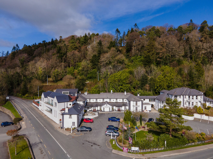 Exterior & Views 2, Woodenbridge Hotel