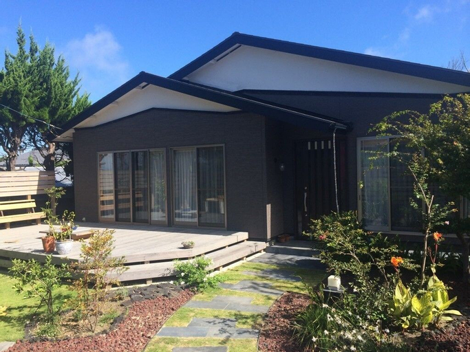 Den House, Unknown7