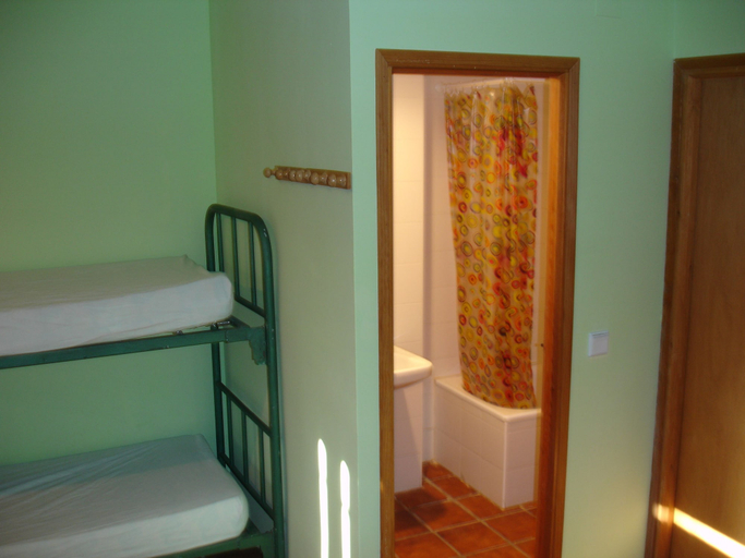 Bedroom 3, Albergue Restaurante Salto de Bierge - Hostel, Huesca