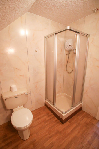 Bathroom 3, The Royal Hotel Stromness, Orkney Islands