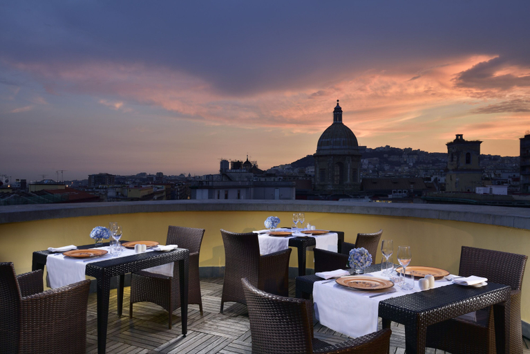 Food & Drinks 5, UNA Hotels Napoli, Napoli