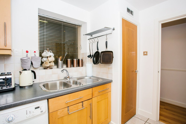 Others 5, 1 Bedroom Apartment near St. Paul's Cathedral, London