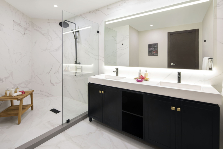 Bathroom 5, O2 Beach Club & Spa by Ocean Hotels - All Inclusive
