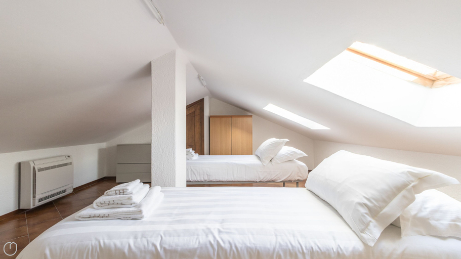 Bedroom 5, Italianway - Il Borgo apartments, Savona