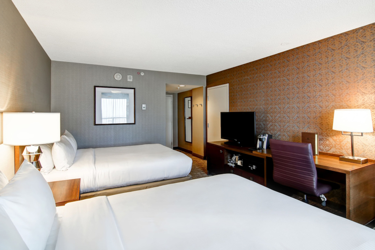 Bedroom 2, DoubleTree by Hilton Hotel West Edmonton, Division No. 11