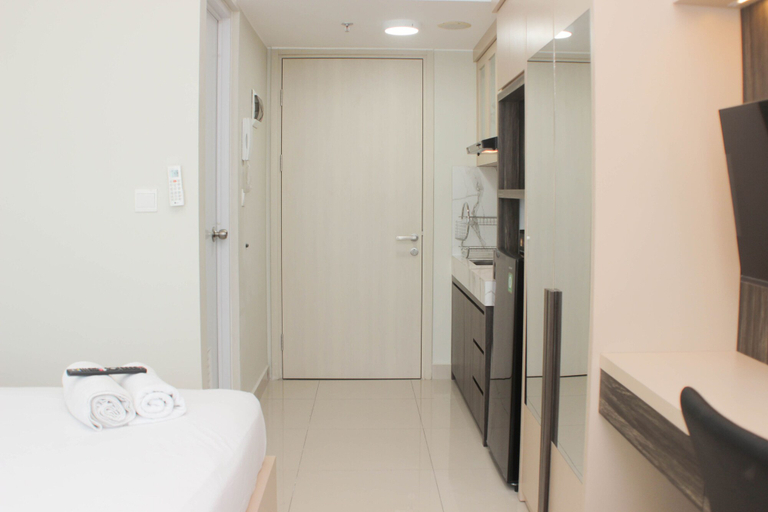 Bedroom 2, Comfort And Simply Studio Springlake Summarecon Bekasi Apartment, Bekasi